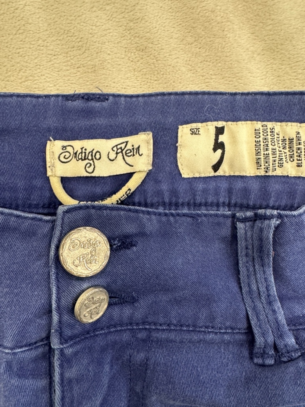 Women’s Indigo Rein Shorts - Picture 3 of 3